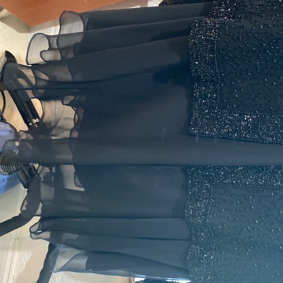 Beautiful and elegant evening two piece dress,very becoming! - Picture 6 of 6